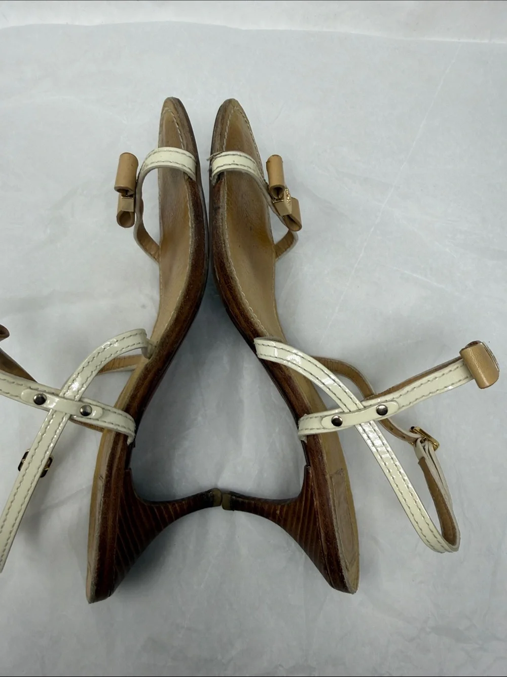 Tory Burch Kailey Size 9 Beige Patent Leather Slingback Sandals
